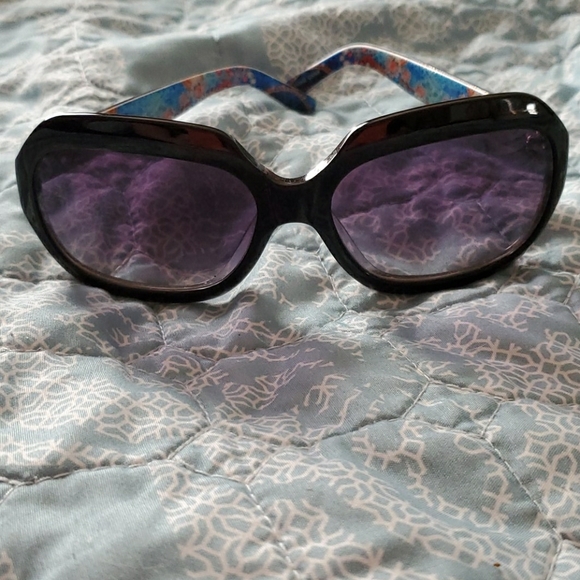 Lula's Fama Eye Candy sunglasses - Picture 1 of 4